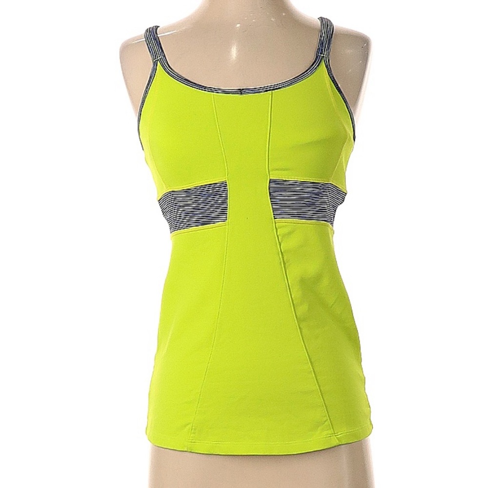 Athleta tank with built-in bra, size extra small
